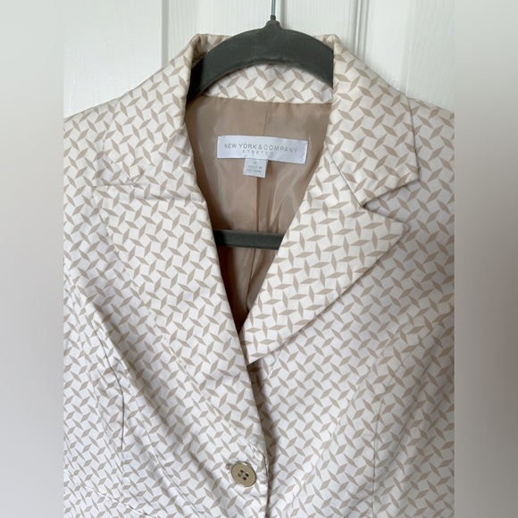 New York & Company Cream Tan Blazer Tailored Fit - Picture 3 of 6
